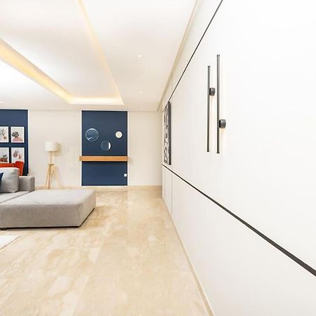 Modern 2Br Retreat In Marina Sale Luxury Living Apartment Hajja Exterior photo