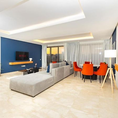 Modern 2Br Retreat In Marina Sale Luxury Living Apartment Hajja Exterior photo