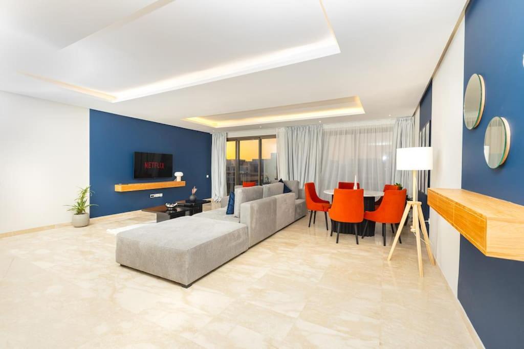 Modern 2Br Retreat In Marina Sale Luxury Living Apartment Hajja Exterior photo